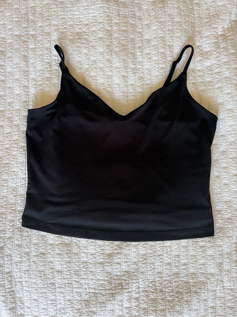 Dynamite V-Neck Cropped Cami Top. Size M